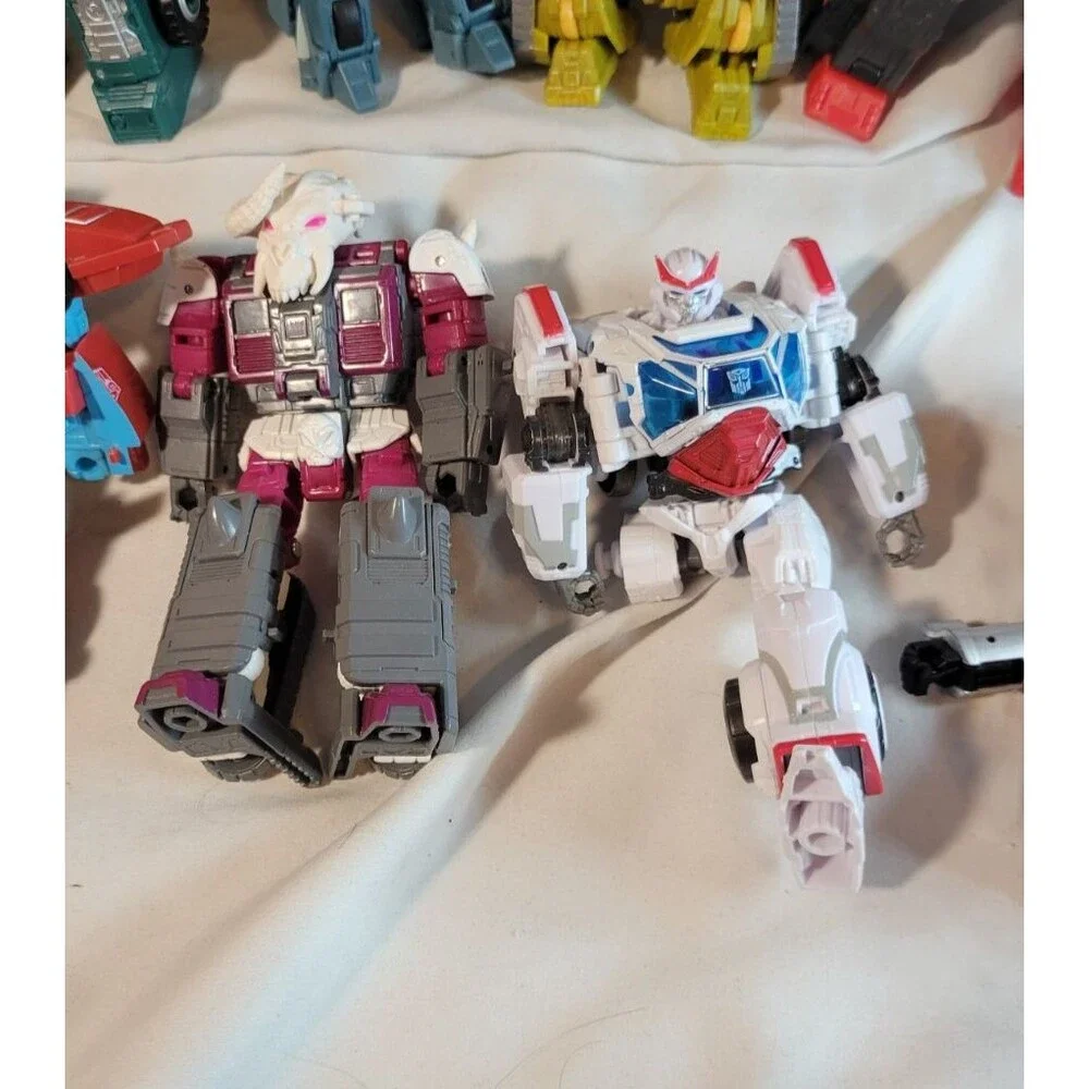 Big Transformers Figure Lot (30 Loose Figures) – Generations, Studio Series, etc